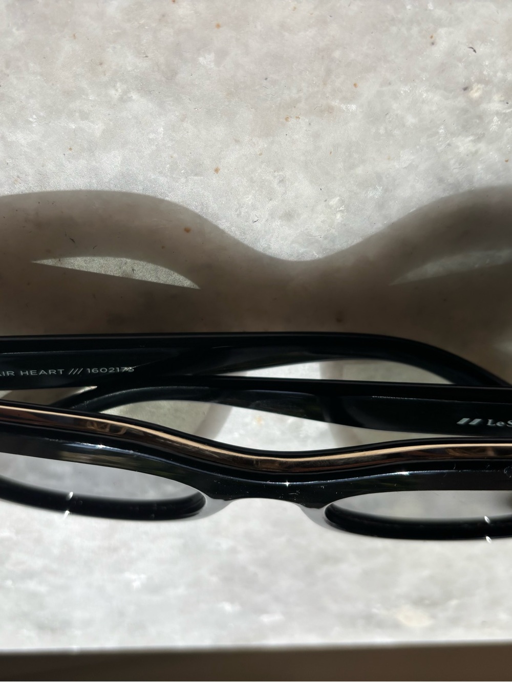 Le Specs Air heart-Black and Gold EUC - Picture 5 of 6